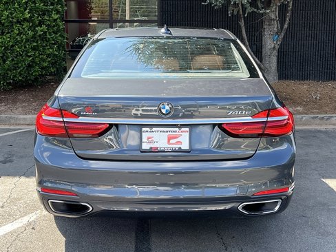 Used 2017 BMW 740e xDrive image 13