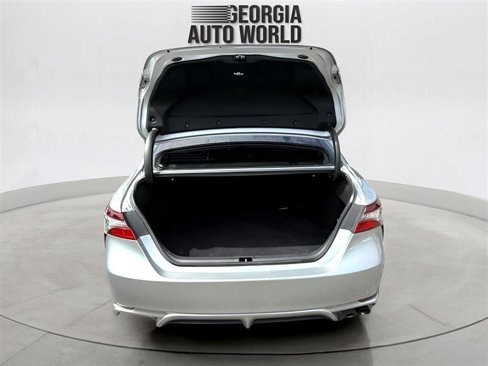 Used 2021 Toyota Camry SE image 9