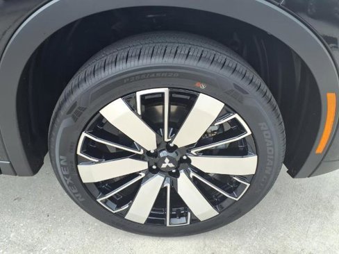 New 2025 Mitsubishi Outlander SE image 7