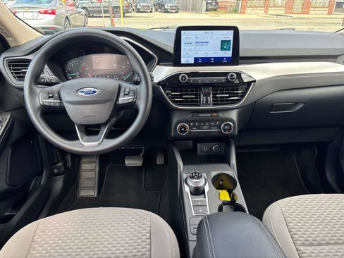 Used 2020 Ford Escape SE image 12