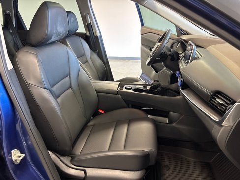 Used 2022 Nissan Rogue SV w/ SV Premium Package image 39