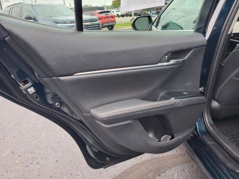 Used 2019 Toyota Camry XLE image 24