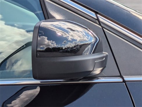 Used 2024 Ford Edge SEL image 12