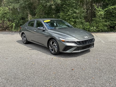 Certified 2025 Hyundai Elantra Sport w/ Cargo Package image 1