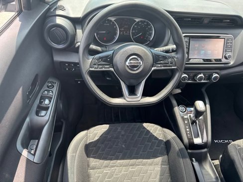 Used 2021 Nissan Kicks S image 16