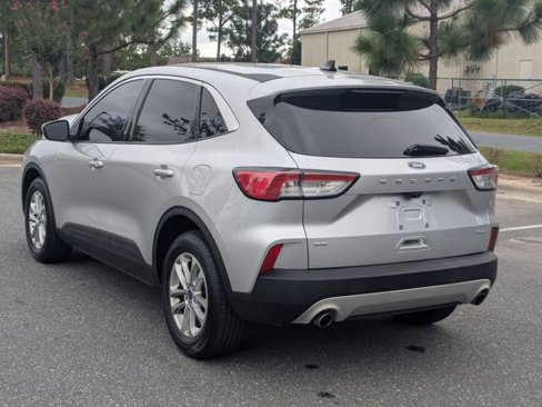 Used 2020 Ford Escape SE image 5