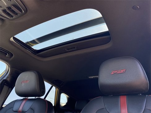 Used 2024 Chevrolet Trax RS w/ Sunroof Package image 11
