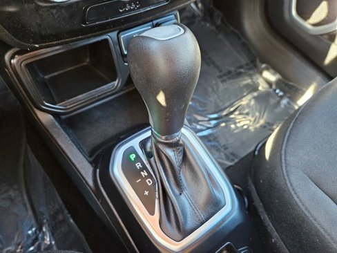 Used 2019 Jeep Renegade Sport image 6