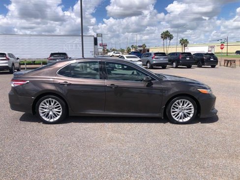 Used 2019 Toyota Camry SE image 8
