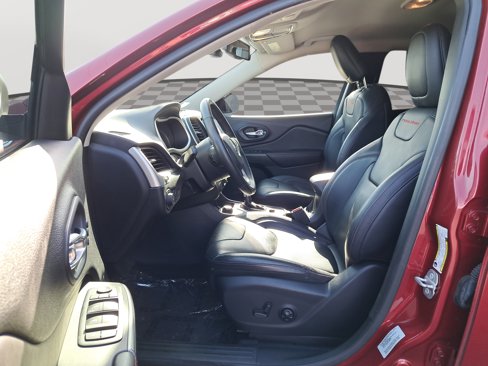 Used 2017 Jeep Cherokee Trailhawk image 12