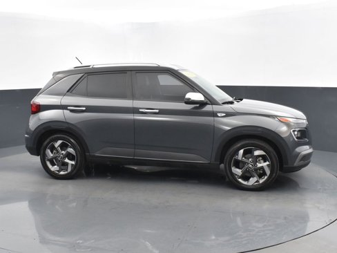 Certified 2024 Hyundai Venue Limited image 3