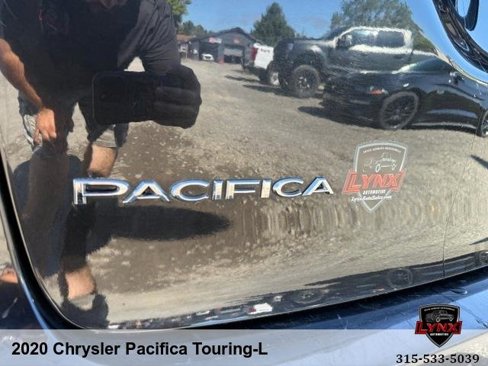 Used 2020 Chrysler Pacifica Touring-L image 50