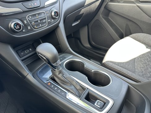 Used 2022 Chevrolet Equinox LT image 25