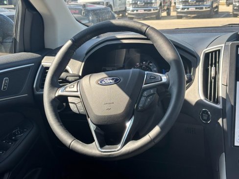 Used 2022 Ford Edge SEL w/ Convenience Package image 12