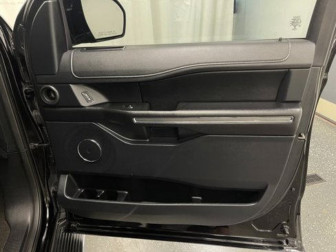 Used 2020 Ford Expedition XLT w/ Equipment Group 202A image 7