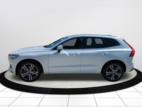 Used 2019 Volvo XC60 T5 Momentum w/ Premium Package image 6