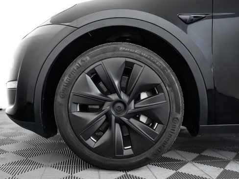 Used 2023 Tesla Model Y AWD image 4
