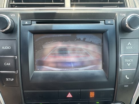 Used 2016 Toyota Camry SE image 15