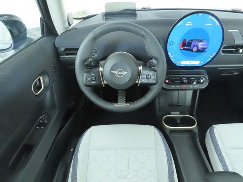 Certified 2025 MINI Cooper 2-Door Hardtop image 10