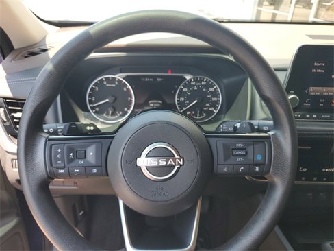 Certified 2022 Nissan Rogue SV image 16