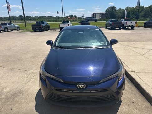Used 2023 Toyota Corolla LE image 2