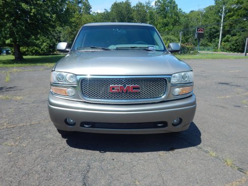 Used 2002 GMC Yukon Denali image 7