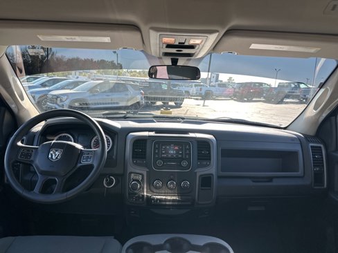Used 2018 RAM 1500 Express w/ Black Ram 1500 Express Group image 10