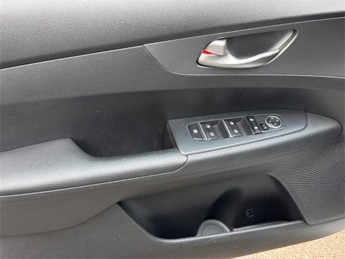 Used 2020 Kia Forte Sedan image 13