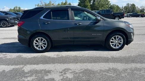 Used 2021 Chevrolet Equinox LT image 2