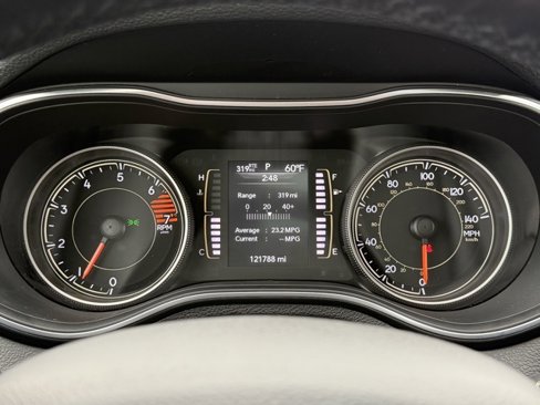 Used 2021 Jeep Cherokee Latitude Plus w/ Sun & Sound Group image 33