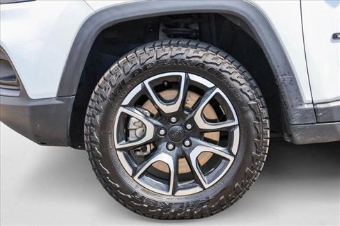 Used 2024 Jeep Compass Trailhawk image 9