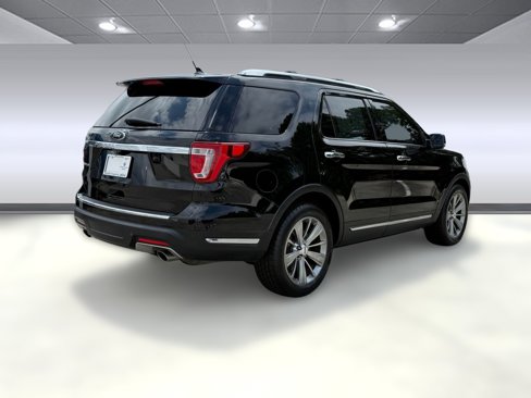 Used 2018 Ford Explorer Limited image 9