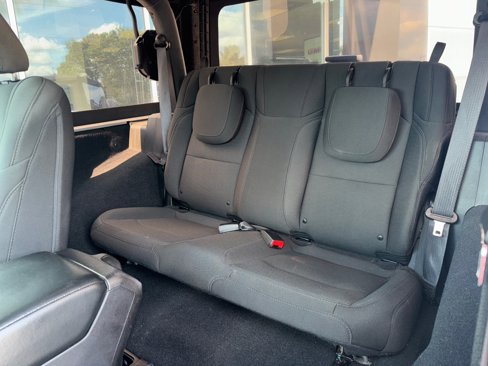 Used 2018 Jeep Wrangler Sport image 32