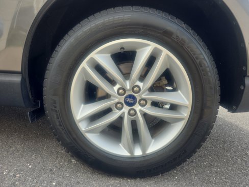 Used 2017 Ford Edge SEL image 10