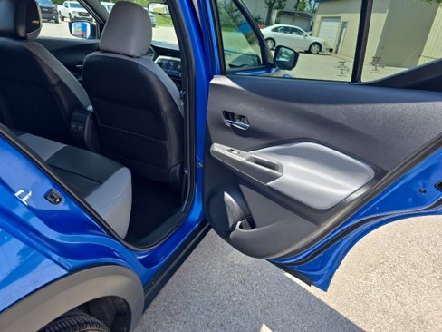 Used 2021 Nissan Kicks SR image 37