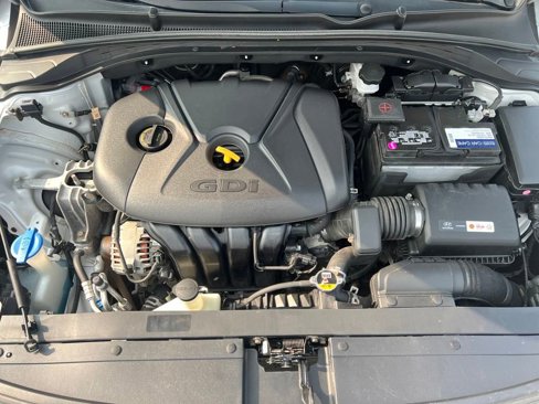 Used 2019 Hyundai Elantra GT image 34
