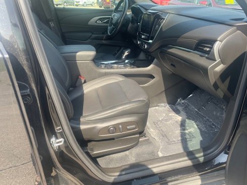 Used 2022 Chevrolet Traverse LT image 11