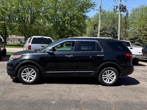 Used 2013 Ford Explorer XLT image 3