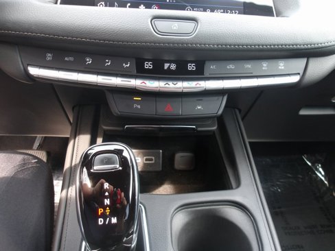 Used 2023 Cadillac XT4 Premium Luxury image 14