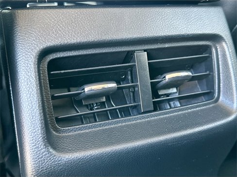 Used 2021 Ford Edge Titanium image 25