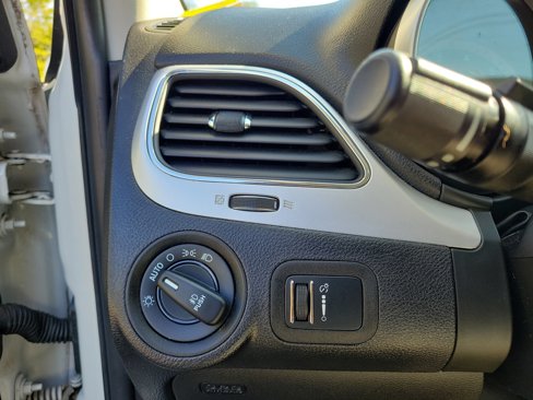 Used 2017 Dodge Journey SXT w/ Comfort/Convenience Group image 20