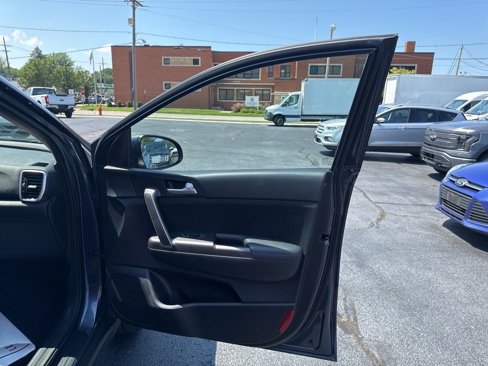 Used 2020 Kia Sportage LX image 17