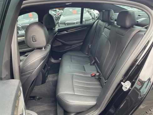 Used 2022 BMW 530e w/ Premium Package image 29