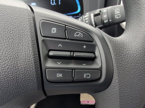 New 2025 Hyundai Venue SE image 20