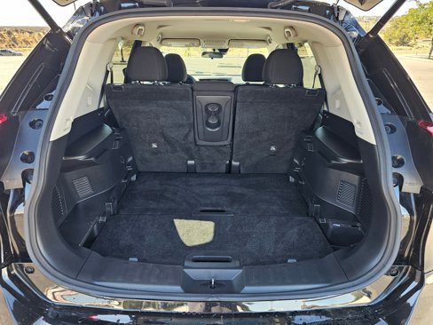 Used 2019 Nissan Rogue SV image 29