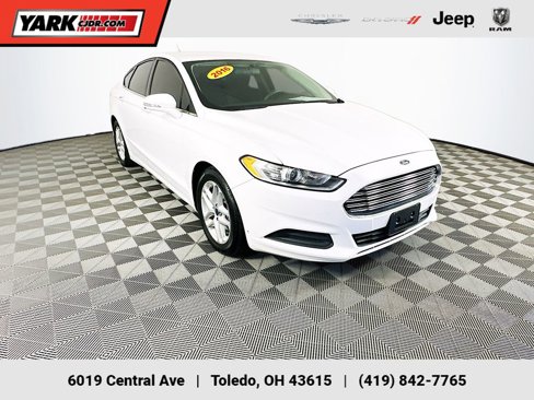 Used 2016 Ford Fusion SE image 1
