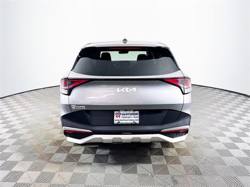 Used 2023 Kia Sportage LX image 9