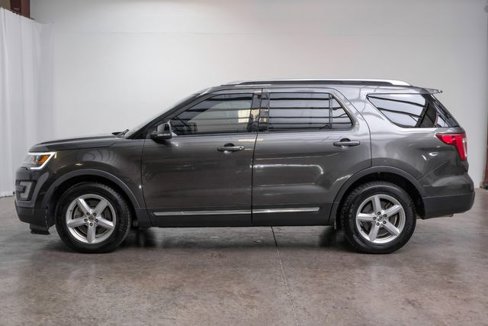 Used 2017 Ford Explorer XLT w/ Equipment Group 201A image 16