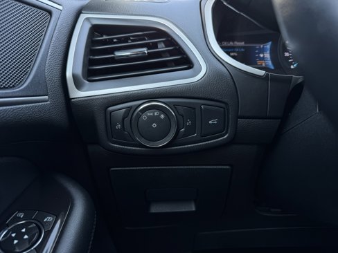 Used 2017 Ford Edge SEL w/ Equipment Group 201A image 28