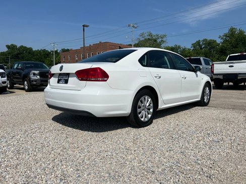 Used 2013 Volkswagen Passat Wolfsburg Edition image 8